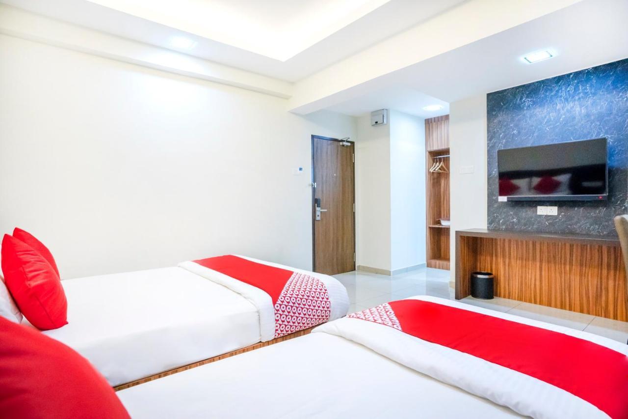 โอโย 428 โฮป โฮเต็ล Hotel ยะโฮร์บาห์รู ภายนอก รูปภาพ