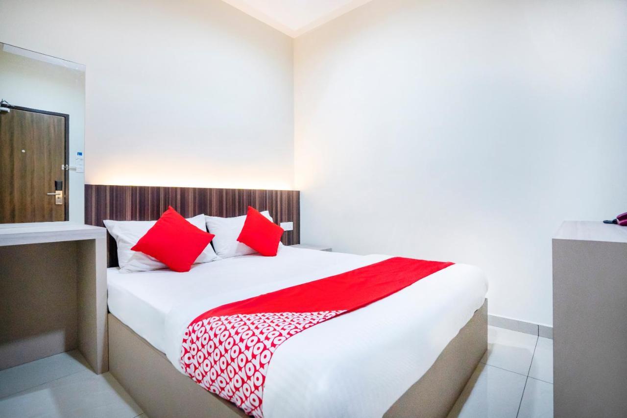 โอโย 428 โฮป โฮเต็ล Hotel ยะโฮร์บาห์รู ภายนอก รูปภาพ